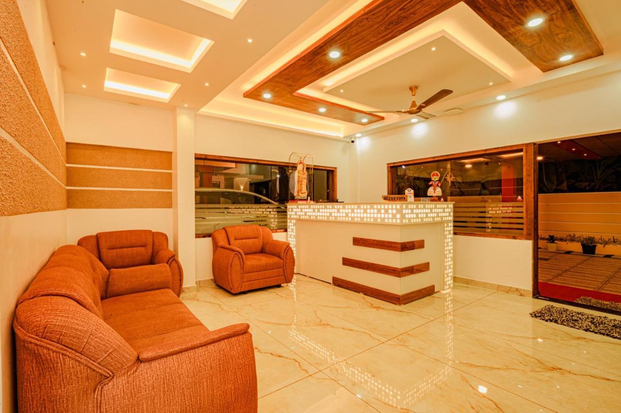 Marina Suites Airport Hotel Kochi Exteriér fotografie
