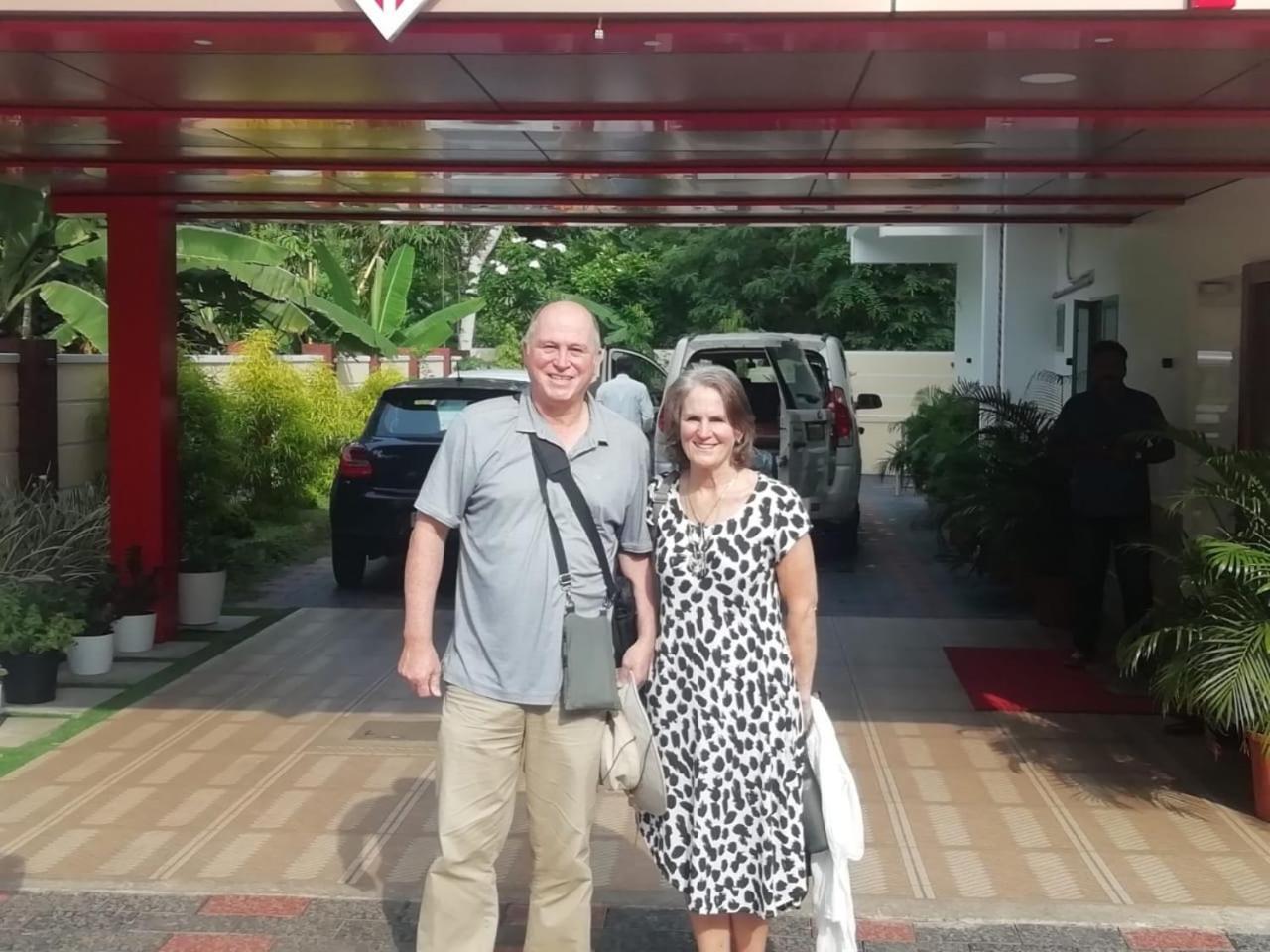 Marina Suites Airport Hotel Kochi Exteriér fotografie